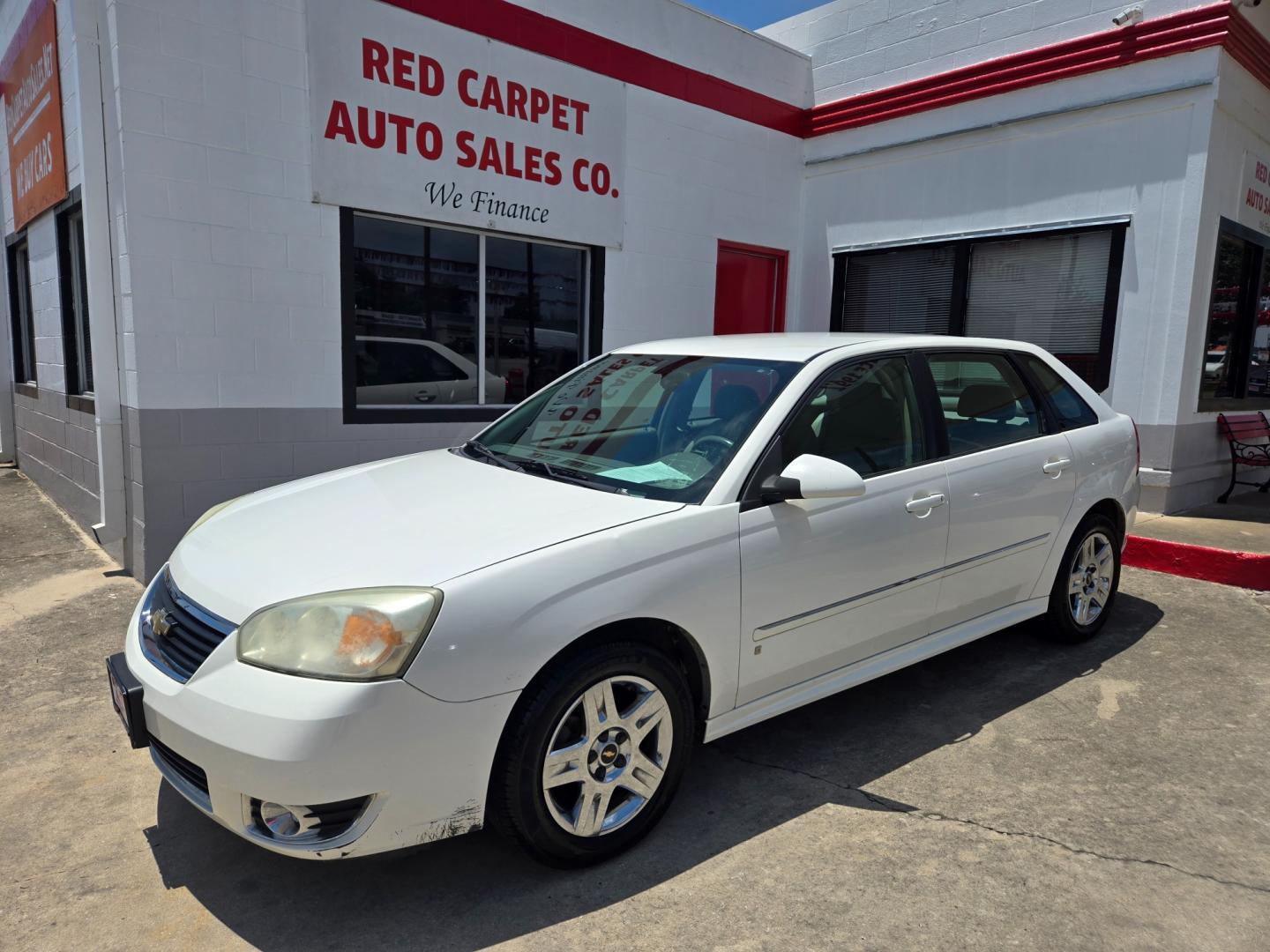 2006 WHITE Chevrolet Malibu MAXX (1G1ZT61836F) with an 3.5L V6 F engine, Automatic transmission, located at 503 West Court, Seguin, TX, 78155, (830) 379-3373, 29.568621, -97.969803 - Photo#0